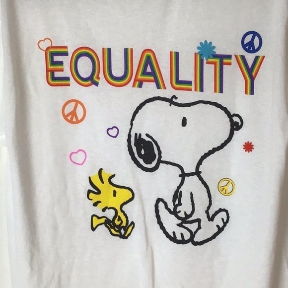 Peanuts Equality T-shirt size medium NWOT - Picture 2 of 4